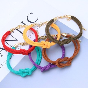 Braccialetto in ferro intrecciato multicolore, stile di coppia transfrontaliero, semplice e creativo, con <span class=keywords><strong>nodo</strong></span> <span class=keywords><strong>a</strong></span> otto abbinabile - Product Image 3