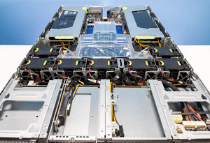 Servidor en Rack 2U ESC4000A-E12 con un Solo EPYC 9004 y 4 GPU para Computación en la Nube Deepseek - Product Image 4