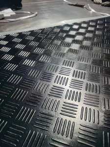 Motif échiquier 3-6mm avec feuilles de caoutchouc antidérapantes de haute qualité - Product Image 2