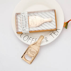 Ouvre-bouteille en forme de bière dorée, petits cadeaux de fête pour les invités, ouvre-bouteilles en alliage, outils avec une police de joie, boîte d'emballage exquise, Gadgets - Product Image 1