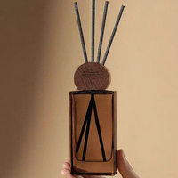 Flacon diffuseur vide en verre carré haut de gamme avec bouchon à vis, gravure florale, pour huiles essentielles, usage domestique et intérieur