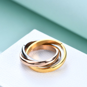 Anillo de Acero Inoxidable de Tres Colores, Diseño Geométrico de 3 mm, Joyería de Compromiso Unisex - Product Image 4