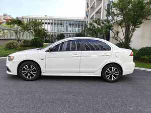 <span class=keywords><strong>Mitsubishi</strong></span> <span class=keywords><strong>Lancer</strong></span> EX 1.8 CVT GLX I 2016 Edizione Replica Bianco e Nero, Berlina Compatta Automatica Usata per Esportazione - Product Image 3