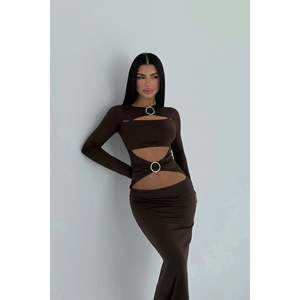 Robe de soirée longue marron avec détail anneau, style bal de promo, col montant, en mousseline de soie, tailles XS à XL - Product Image 2