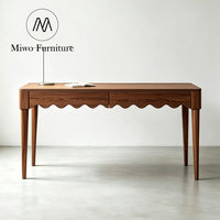 Bureau d'ordinateur moderne en bois massif frêne naturel avec tiroir, idéal pour chambre ou bureau, personnalisable