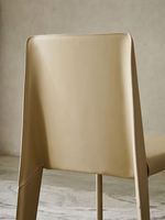 Fauteuil lounge moderne en cuir au design doux pour appartement et villa