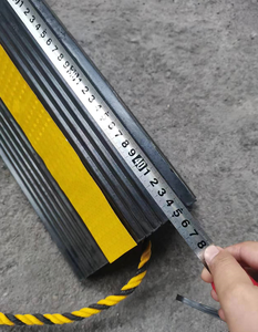 Cale de roue d'avion en caoutchouc 45 cm Parking de garage Sécurité routière Butée de roue en caoutchouc robuste avec <span class=keywords><strong>corde</strong></span> - Product Image 4