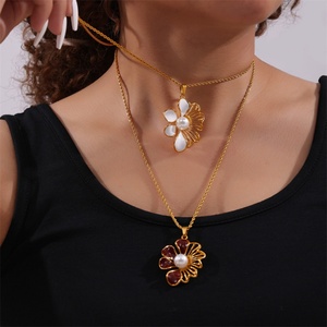 Collar de Lujo Vintage para Mujer, Chapado en Oro, Acero Inoxidable, Esmalte, Perla, Colgante de Flor - Product Image 4