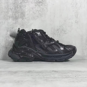 Zapatillas deportivas retro casuales para hombre de marca moderna, con parte superior de malla transpirable, ideales para caminar al aire libre y actividades deportivas. - Product Image 1