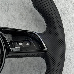 Direct du fabricant Convient pour <span class=keywords><strong>Audi</strong></span> A3 A4 A5 A6 A7 A8 S5 <span class=keywords><strong>Q3</strong></span> et Q5 Volant en cuir suédé sport plat - Product Image 4