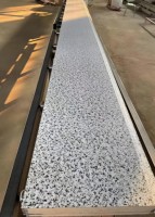 Panneaux sandwich en polyuréthane d'aluminium isolant en polystyrène pour l'extérieur des murs de la maison préfabriquée