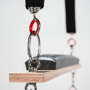 Queenlife Cadillac Tower Reformer Pilates Machine pour l'entraînement du tronc et du corps avec Jump Board, Box et ressorts pour le yoga et la physiothérapie - Product Image 5