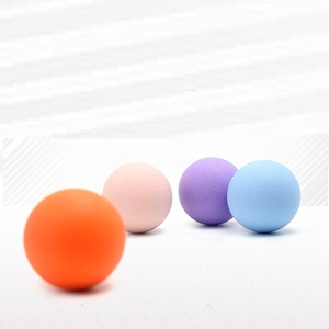Pelota de masaje de fascia para yoga y fitness con logotipo personalizado para relajar los tejidos musculares profundos - Product Image 2