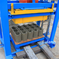Machine de fabrication de blocs de ciment et de briques creuses vibrantes QTJ4-40 à haute marge - Prix compétitif