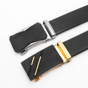 Nouvelle ceinture à boucle pour homme, décontractée, avec boucle automatique en fer, bordure en similicuir, vente directe d'usine, ceintures en PU et plastique - Product Image 4