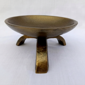 Candelabro Vintage de Tres Patas • Centro de Mesa de Lujo Estilo Wabi Sabi para Hotel - Product Image 1