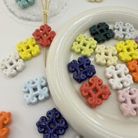 Nieuwe keramische kralen, bloemen, koordjes, losse onderdelen, DIY-accessoires, hangers, mobiele telefoonketting ornamenten