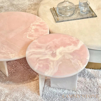 Comptoirs de cuisine, murs de salle de bain, escaliers extérieurs, chambre à coucher, hall, salon en marbre onyx rose naturel luxueux Cammy Stone