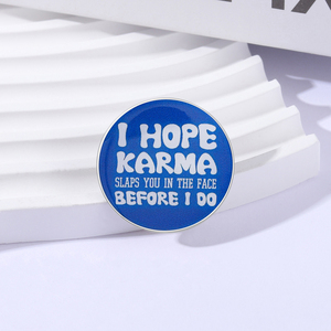 Pin <span class=keywords><strong>de</strong></span> Esmalte con Frases Satirizantes y Emocionales: Espero que la Karma te Proporcione una Larga Mala Suerte <span class=keywords><strong>Antes</strong></span> <span class=keywords><strong>de</strong></span> que yo lo haga. Broche, Insignia para Mochila, Joyería, Regalo - Product Image 2