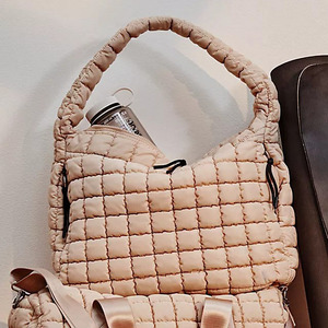 Borsa Tote Trapuntata Personalizzata, Borsa a Spalla Leggera Trapuntata, Borsa a Tracolla Imbottita di Grande Capacità - Product Image 6