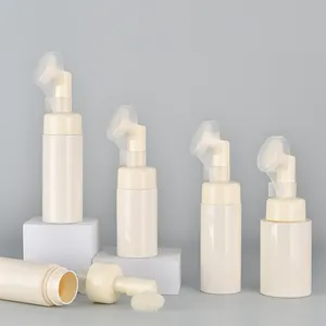Skin Soft Touch Body Face Wash Massage bottiglie di schiuma di plastica per animali domestici con pompa per lozione con spazzola in Silicone