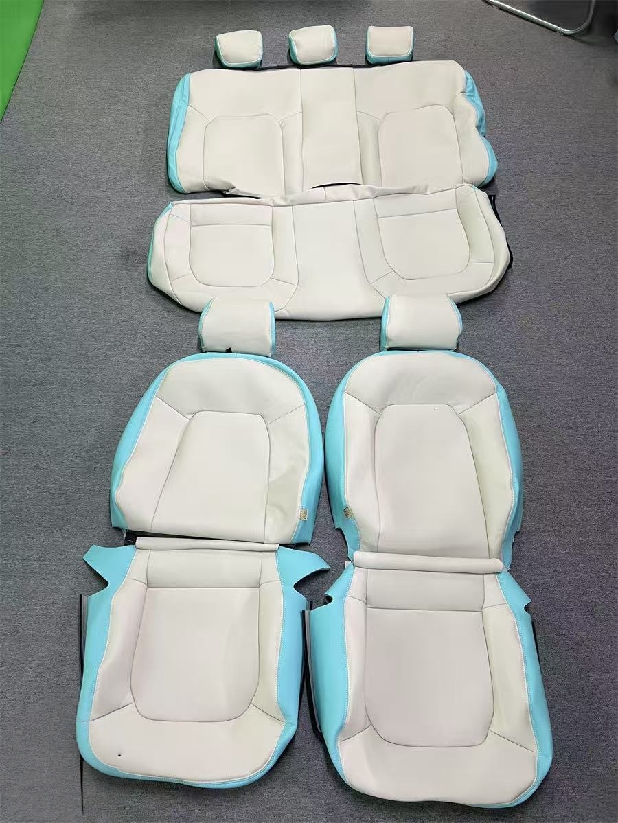 Kofferraumwanne ŠKODA Kodiaq 5 Sitzer Sitzbezug-Komplettset Aus PU-Leder Für Skoda Octavia, Superb, Fabia – Schwarz-weiß, Airbag-kompatibel ŠKODA Octavia 2 Fußmatten