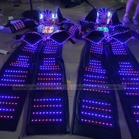 Écran LED Robot Costume Lumineux Vêtements Échasses Marcheur Costume de Danse pour Discothèque Scène Performance Casque Gants Laser
