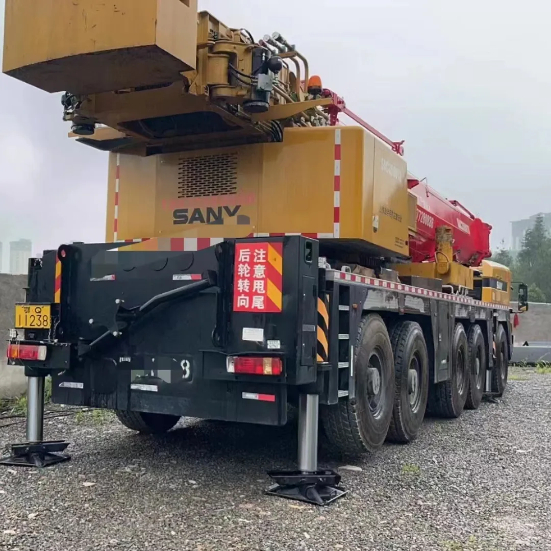 사용 된 SAN 트럭 크레인 SAC2600T8 260 톤