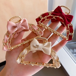 Pince à Cheveux Rétro Coréenne en Métal avec Nœud, Douce pour Queues de Cheval Creuses, Pinces à Cheveux Requin Élégantes pour Femmes - Product Image 1