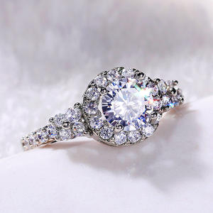 Anello di Diamanti F803 in Oro Bianco, Taglio Brillante Rotondo, Diamante Naturale, Gioiello da Donna per Fidanzamento, Colore D - Product Image 2