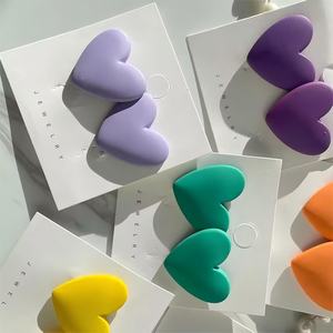 Pendientes de Acrílico con Forma de Corazón Grande al por Mayor, Color Caramelo, Joyería Moderna para Mujeres y Niñas, para Todas las Ocasiones, Decoración de Perlas - Product Image 4