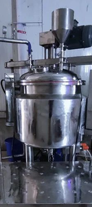 Tanque de Mezcla Industrial de Acero Inoxidable con Agitador Motorizado y Tolva para Procesamiento de Alimentos y Mezcla de Líquidos - Product Image 3