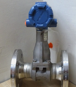 Débitmètre à orifice compact Rosmount 3051SFC certifié SIL2/SIL3 pour le transfert de propriété et le contrôle de processus - Product Image 2