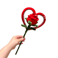 QY Hadiah Bunga Buatan Tangan untuk Ulang Tahun, Hari Valentine, Hari Ibu, Buket Bunga Mawar dari Pipa Berbentuk Hati dengan Tongkat Putar