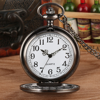 Alice Rabbit House Reloj colgante de metal gris Números arábigos Reloj de bolsillo de cuarzo con cadena