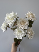 Super Rabatt Großhandel Hochwertige Künstliche Rosen Realistische Gerüschte Rosen Kunstblumen Seiden-Rosen in Elfenbeinweiß
