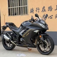 Kawasak1 Ninja 400cc Moteur bicylindre en parallèle Essence Moto sportive de niveau d'entrée Moto de course Économe en carburant Vente en gros en stock