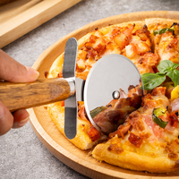 Nouvel ensemble d'ustensiles de cuisine en acier inoxydable : éplucheur, râpe à fromage, roulette à pizza, couteau – Kit combiné pour la pâtisserie domestique