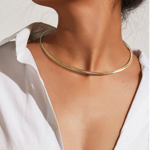 Collana Girocollo da Donna in Acciaio Inossidabile Placcato Oro 18K Stile Europeo e Americano - Product Image 1