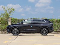 Dongfeng Aeolus L8 2026, SUV PHEV 5 portes, autonomie électrique NEDC 155 km, batterie LFP 30,3 kWh, charge rapide, véhicules électriques pour usage familial quotidien
