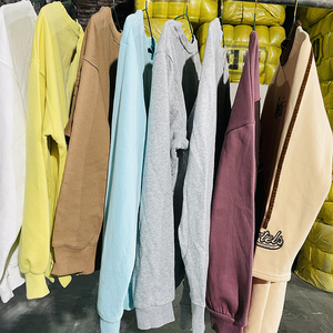 Vendita all'Ingrosso di Abbigliamento di Seconda Mano di Alta Qualità per Giovani Felpe con Collo Tondo in Lotti Misti - Product Image 3