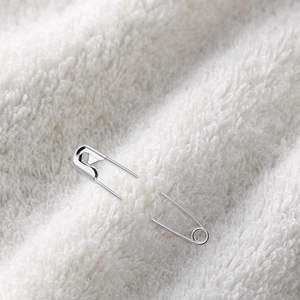 Mittelgroße Silberne Metall-Sicherheitsnadeln Hochwertige Büromaterialien Rostfreie Vernickelte 38mm / 1,5 Zoll Robuste Quilt-Nadeln für Kleidung - Product Image 4