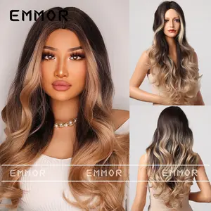 Wig pirang Ombre coklat dengan Bang Wig rambut berombak panjang berlapis Wig alami sintetis untuk wanita sehari-hari digunakan