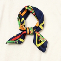 Nhà Máy Tùy Chỉnh OEM Logo Mùa Hè Mặt Khăn Đen Đỏ Kẻ Sọc Phụ Nữ Thiết Kế Hình Học Head Scarf