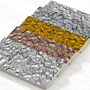 Échantillon gratuit de panneau mural/plafond en PVC, panneau en bois de bambou au charbon de bois de cristal de carbone, effet d'ondulation de l'eau, dalle imperméable pour mur - Product Image 1