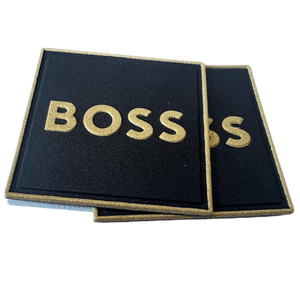 高品質カスタマイズロゴ3Dエンボス加工環境にやさしいTPU無毒無臭卸売り衣料品レーザーカットエッジロールラベル - Product Image 1