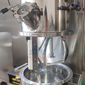 Malaxeur planétaire double équipé d'une pompe à vide pour les adhésifs avec commande PLC - Product Image 6