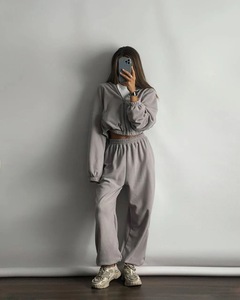 Set da <span class=keywords><strong>donna</strong></span> in due pezzi di <span class=keywords><strong>maglia</strong></span> sportiva in puro colore <span class=keywords><strong>con</strong></span> <span class=keywords><strong>ZIP</strong></span> e pantaloni larghi - Product Image 6