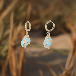Boucles d'oreilles pendantes tendance en acier inoxydable 316L plaqué or PVD, design coquillage, bijoux durables et résistants - Product Image 3