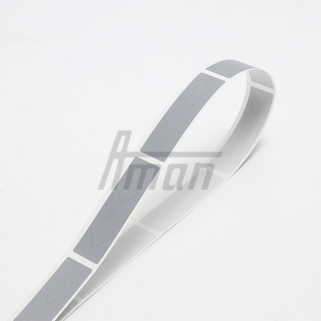 สีเทาเข้ม